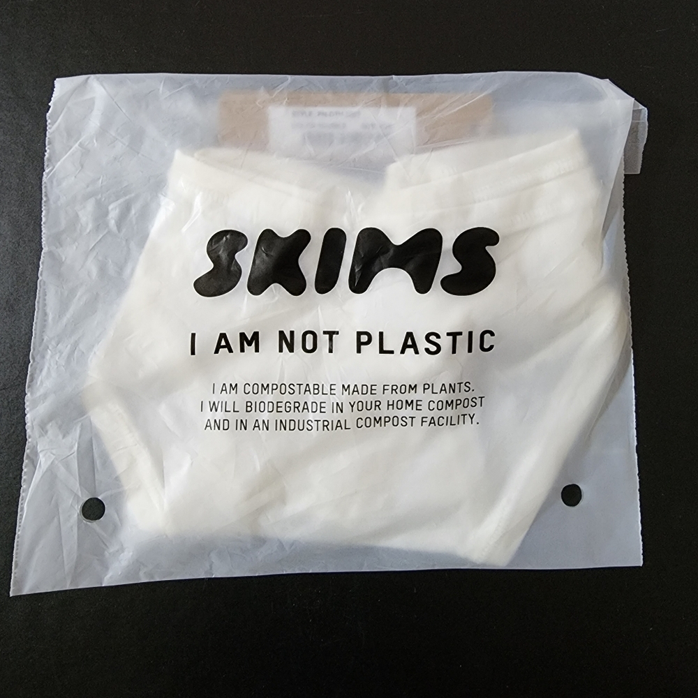 SKIMS Fits Everybody Dipped Front Thong